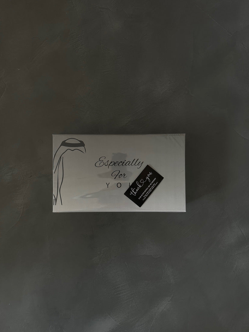 Trio Essence – Try Me, Kiss Me, Love Me